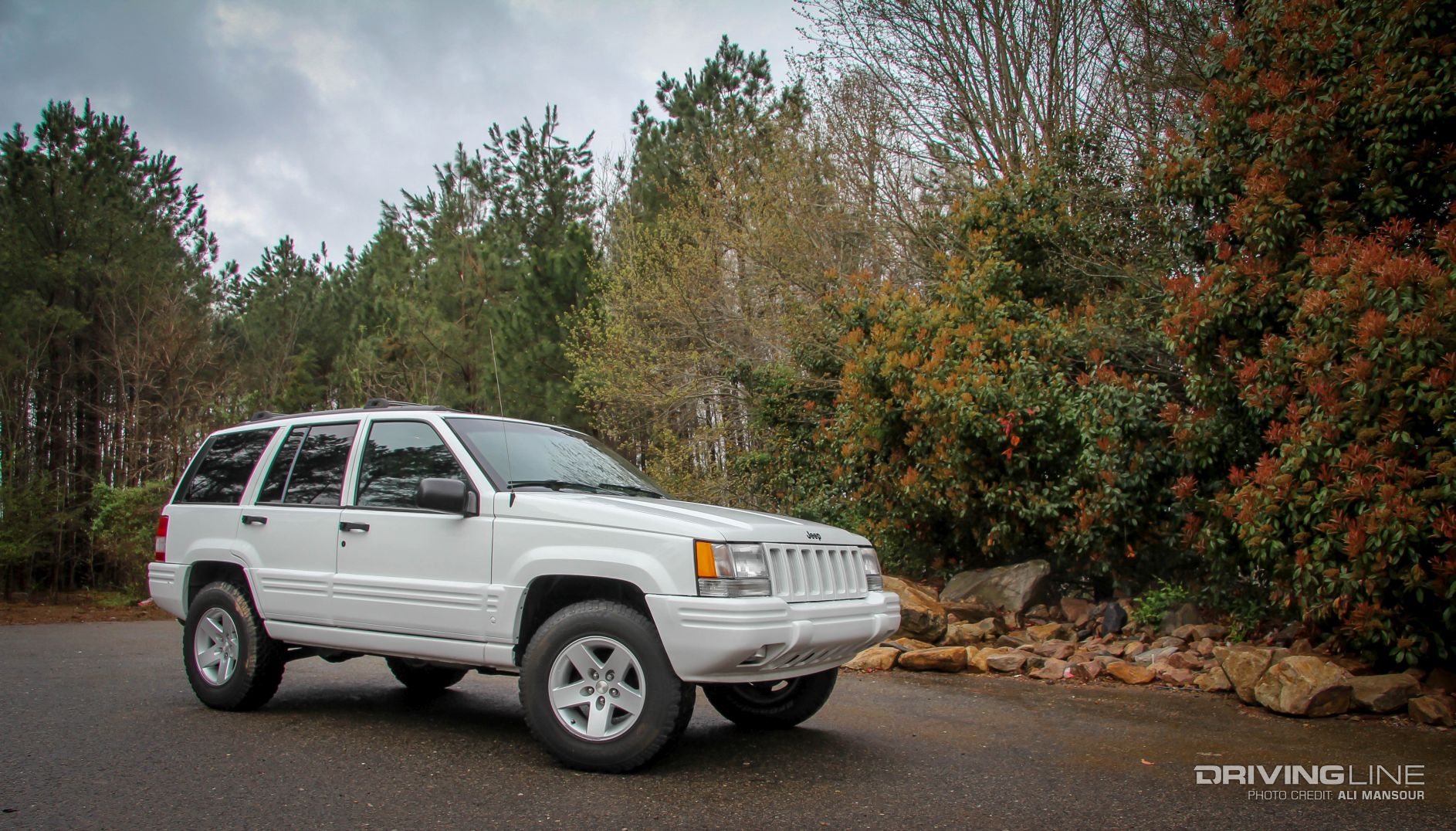 white Jeep Cherokee ZJ