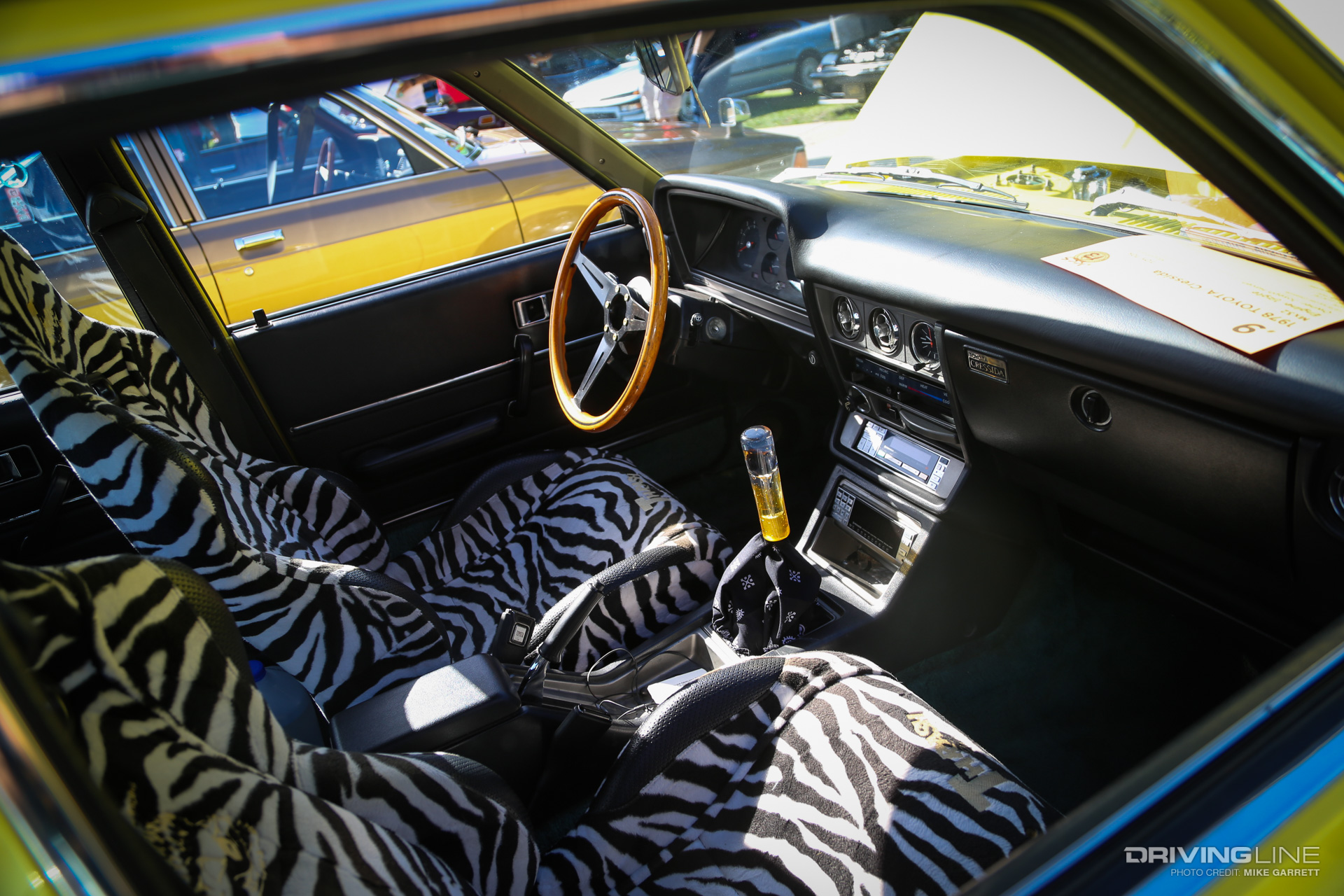 '78 Cressida kyusha-styled interior with zebra-print bucket seats