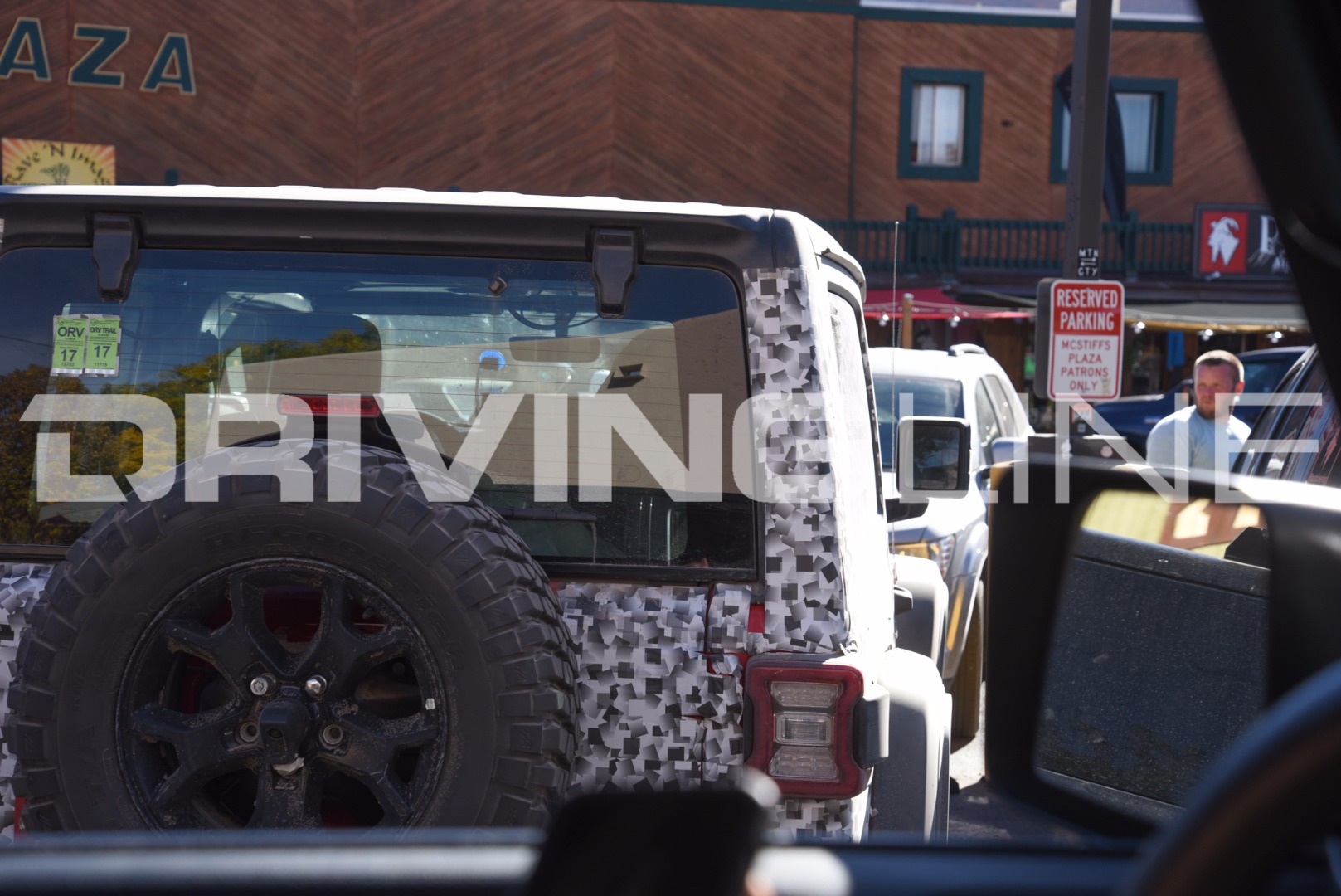 2018 Jeep JL Rear Window Spy Photos
