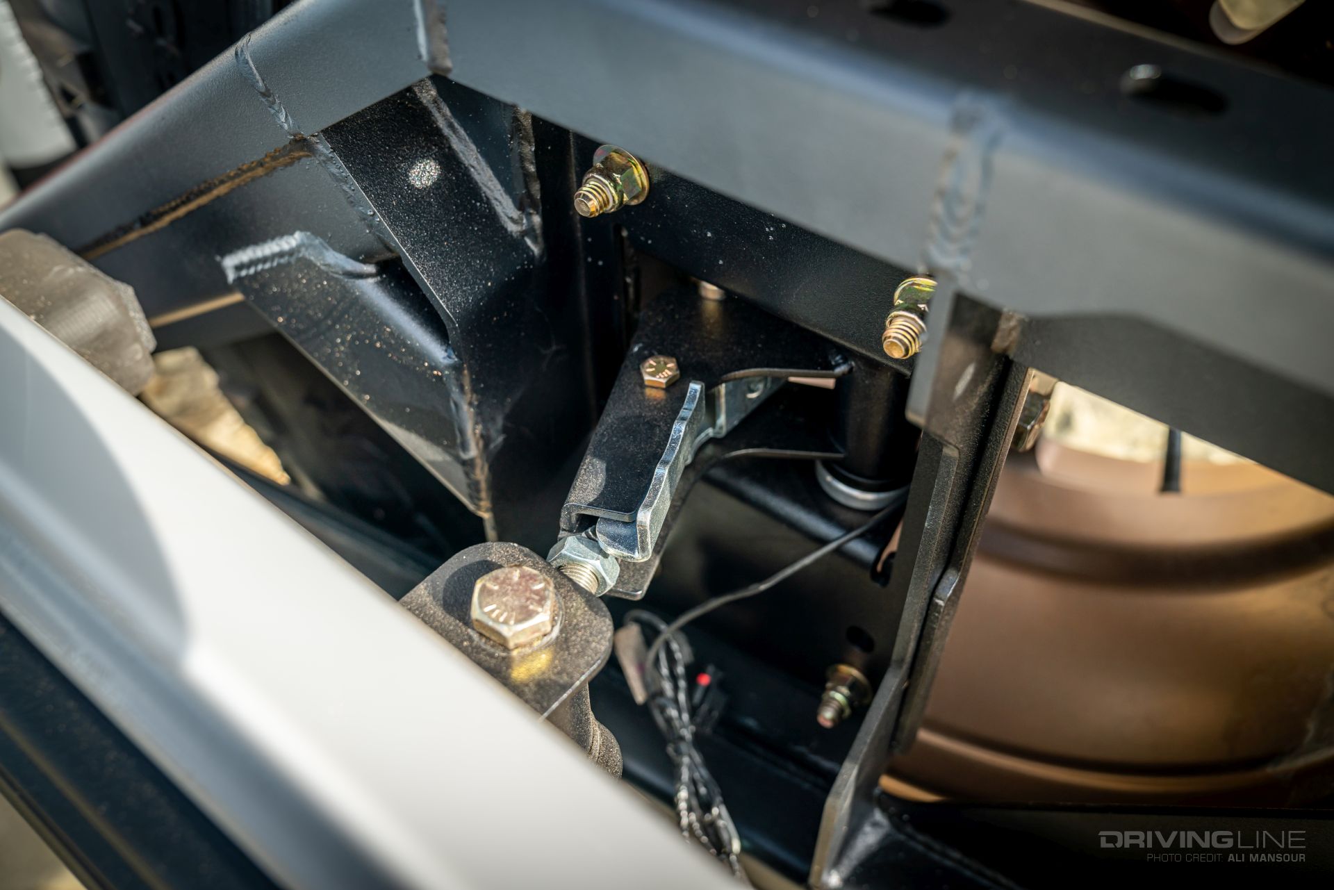 jeep-wrangler-JL-rear-tire-carrier-expedition-one