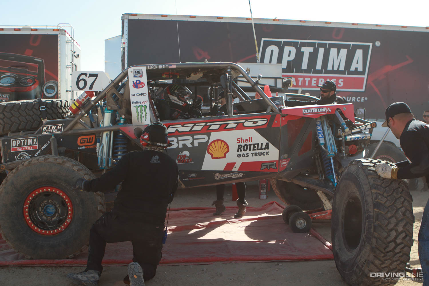 Loren Healy in the Pits at KOH getting a tire change