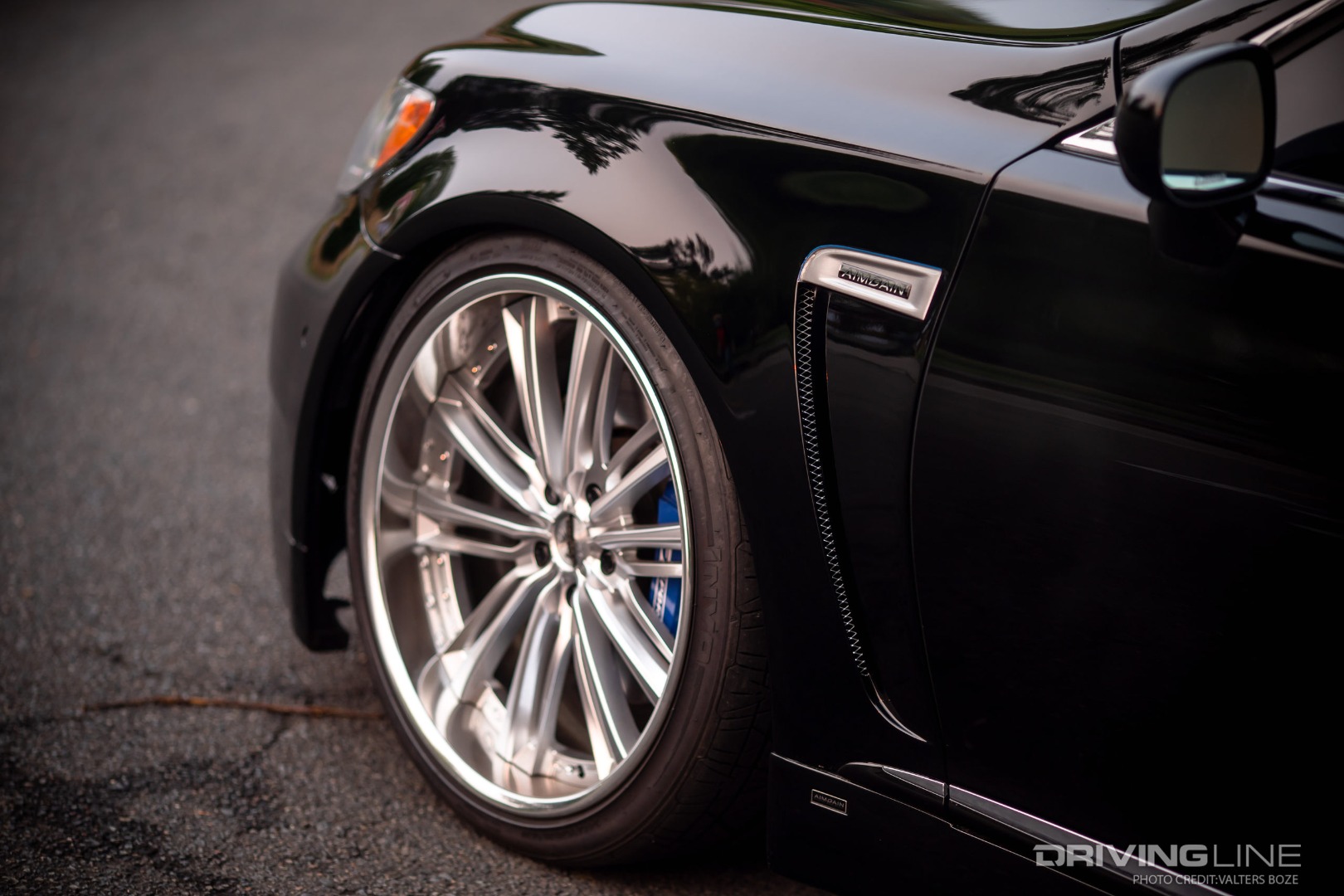 Left front wheel detail on Lexus LS460L
