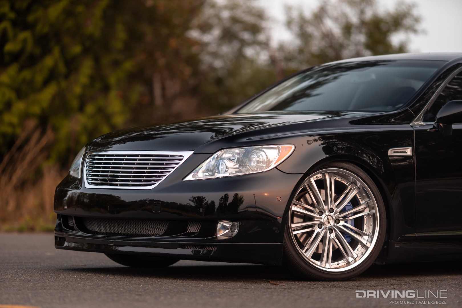 Front end of Lexus LS460L