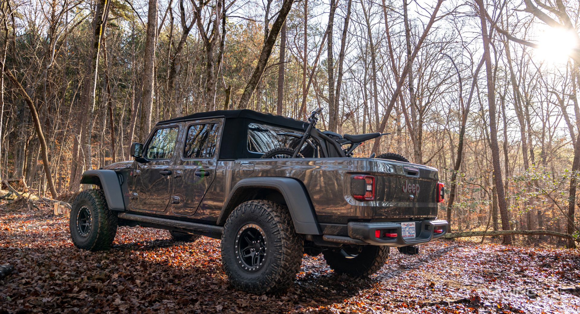 Jeep Gladiator Rubicon with Motorcycle in bed