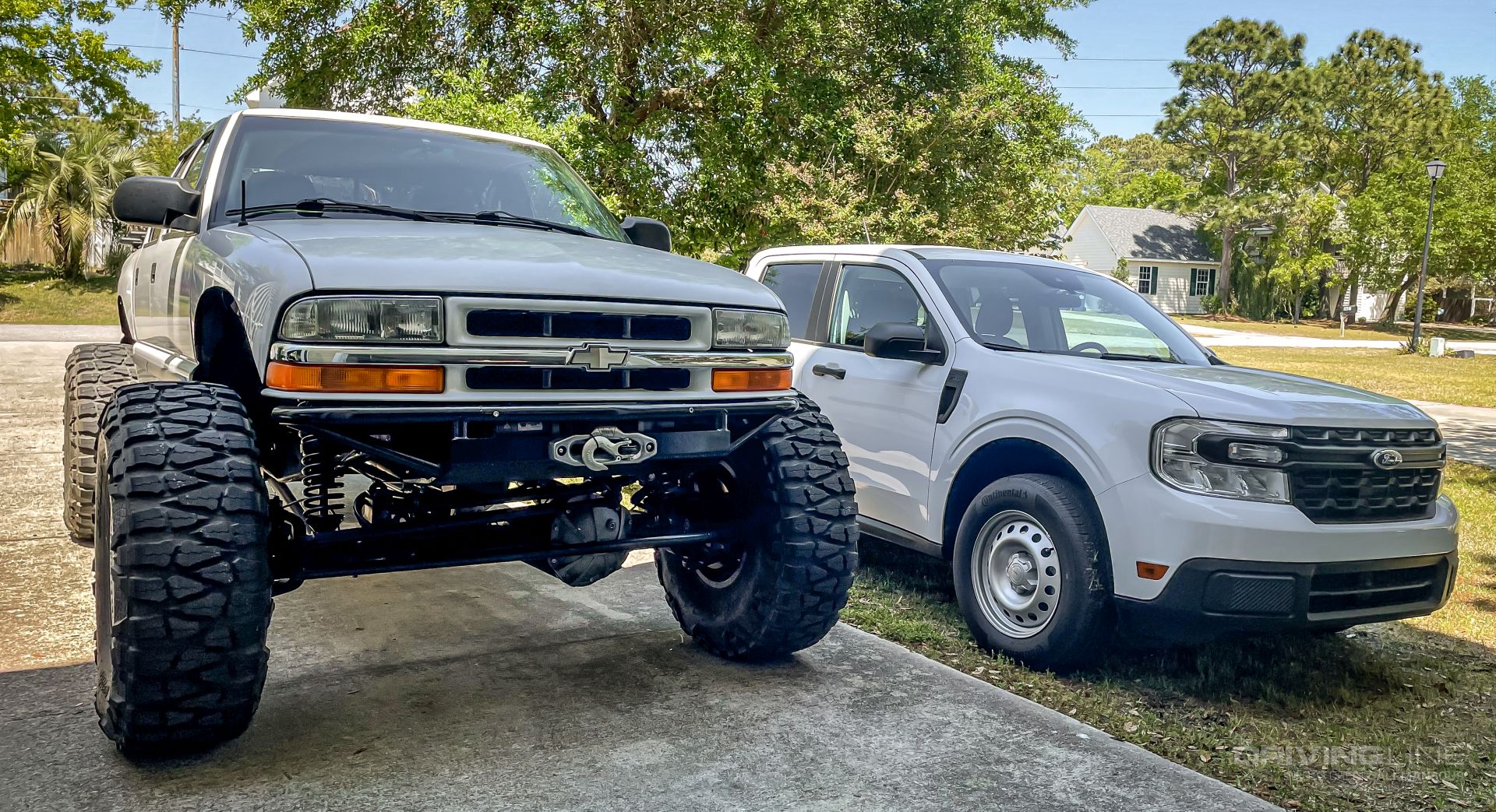 2022 Ford Maverick Hybrid vs lifted Chevy S10 pickup truck