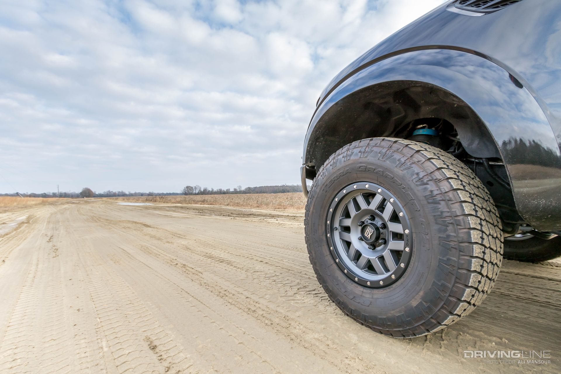 ford-f-150-raptor-kmc-machete-wheels