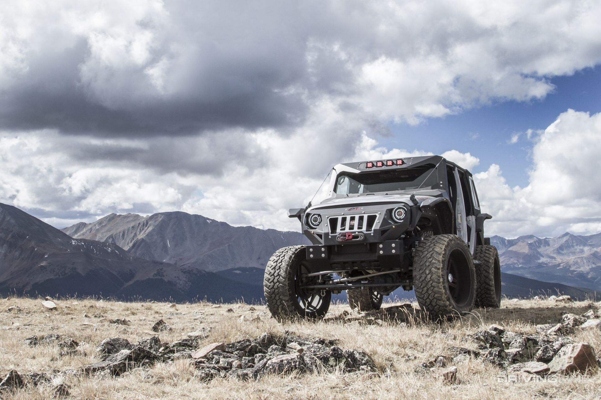 2015-jeep-wrangler-jk-fab-fours-mall-assault-trail-grappler (1)