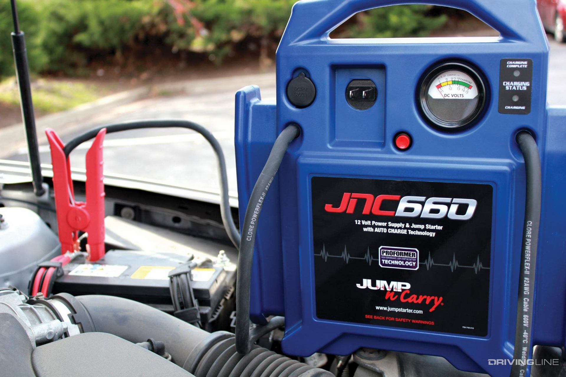 jnc660 heavy duty jump starter