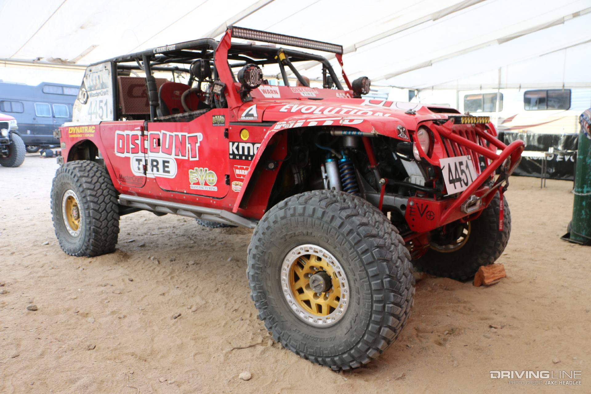 002-koh-mel-wade-off-road-evolution-race-jeep-pit-front.jpg