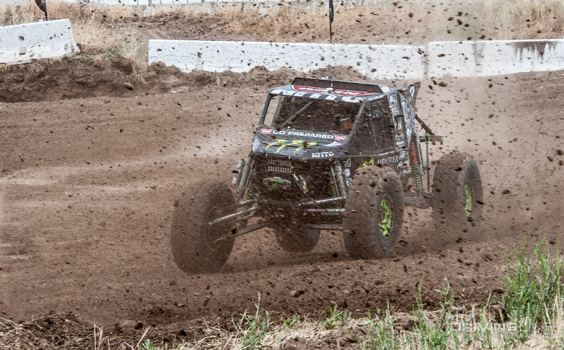 Wayland powering through flying dirt