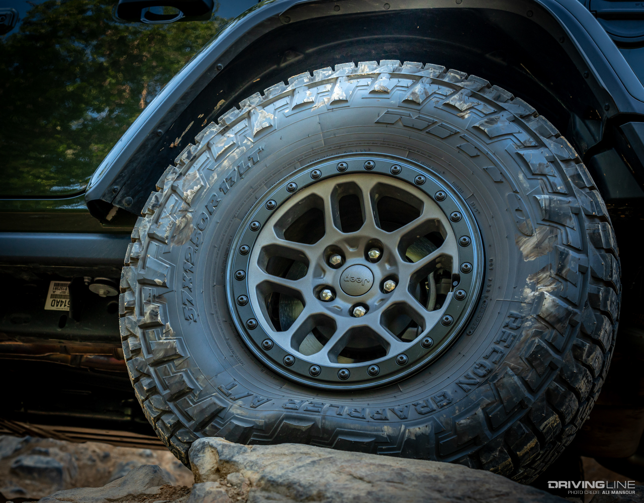 Nitto Recon Grappler A/T side profile Jeep Xtreme Recon Wheel