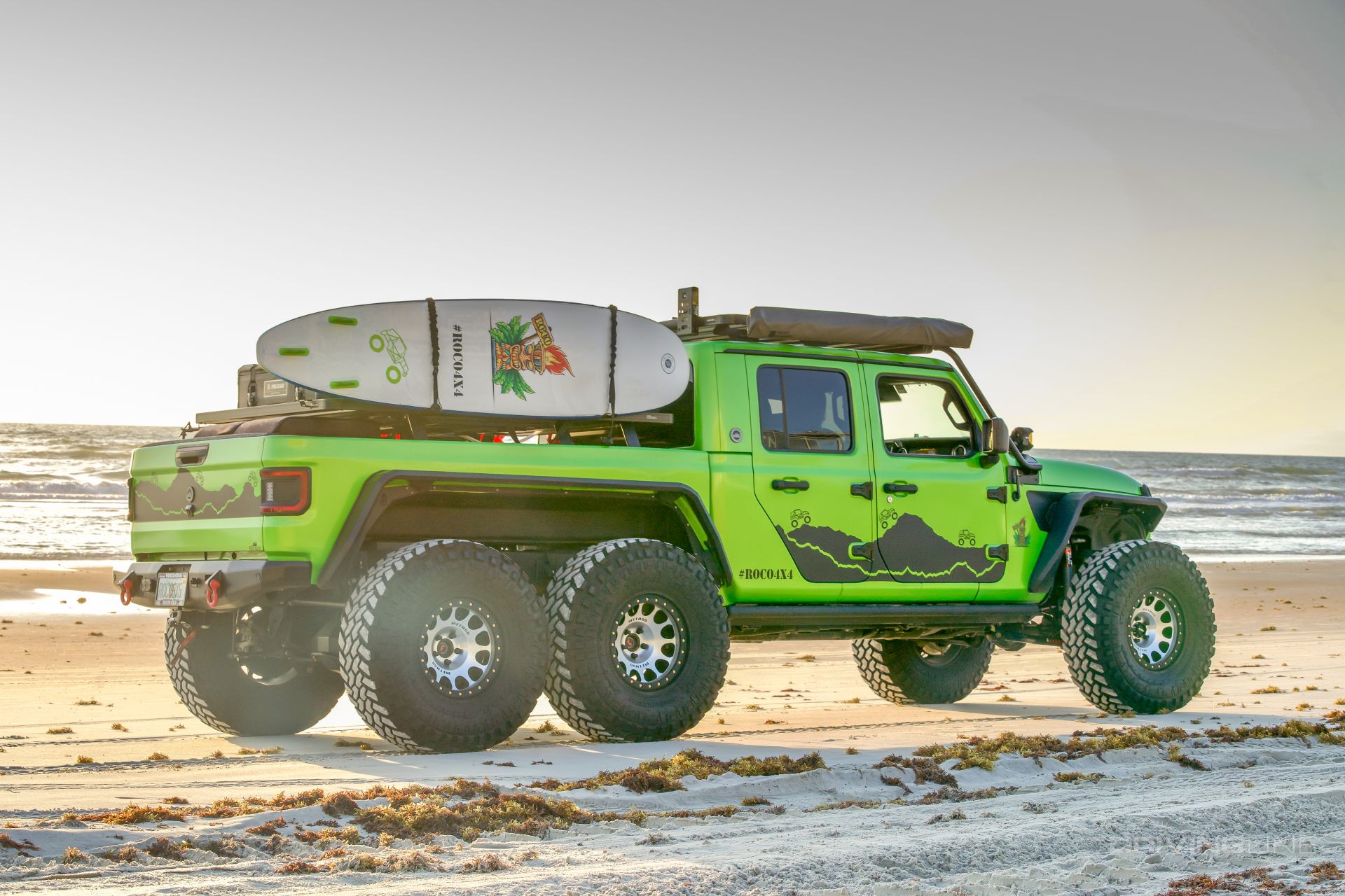 Jeep Gladiator Rubicon 6x6 Sideview Jeep Beach 2023