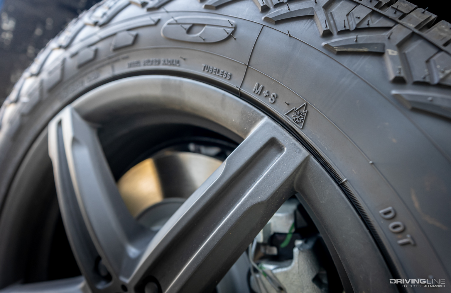 3 Peak Mountain Snowflake Sybol Nitto Nomad Grappler